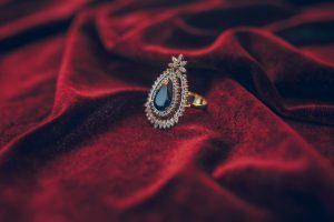 Comment nettoyer des bijoux en or et diamant ?