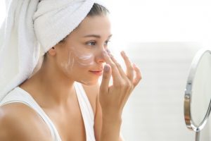 Pourquoi crème de jour et crème de nuit ?