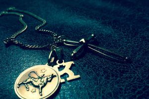 Pourquoi opter pour collier signe astrologique ?