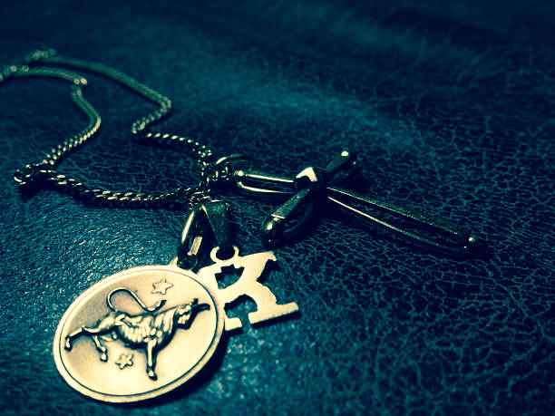 Pourquoi opter pour collier signe astrologique ?