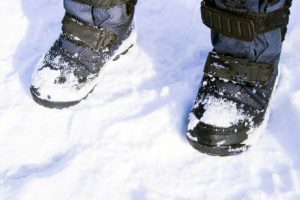 Comment choisir une botte de neige garçon ?