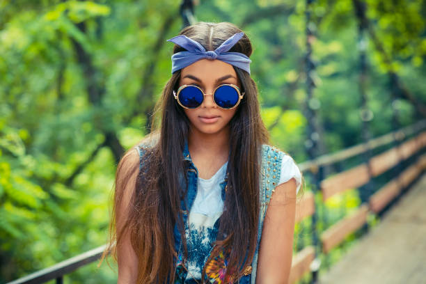 Comment mettre un bandeau cheveux femme ?